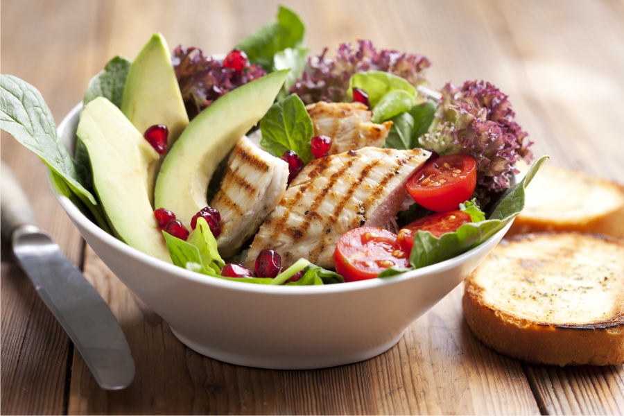 Salada de Frango com Abacate