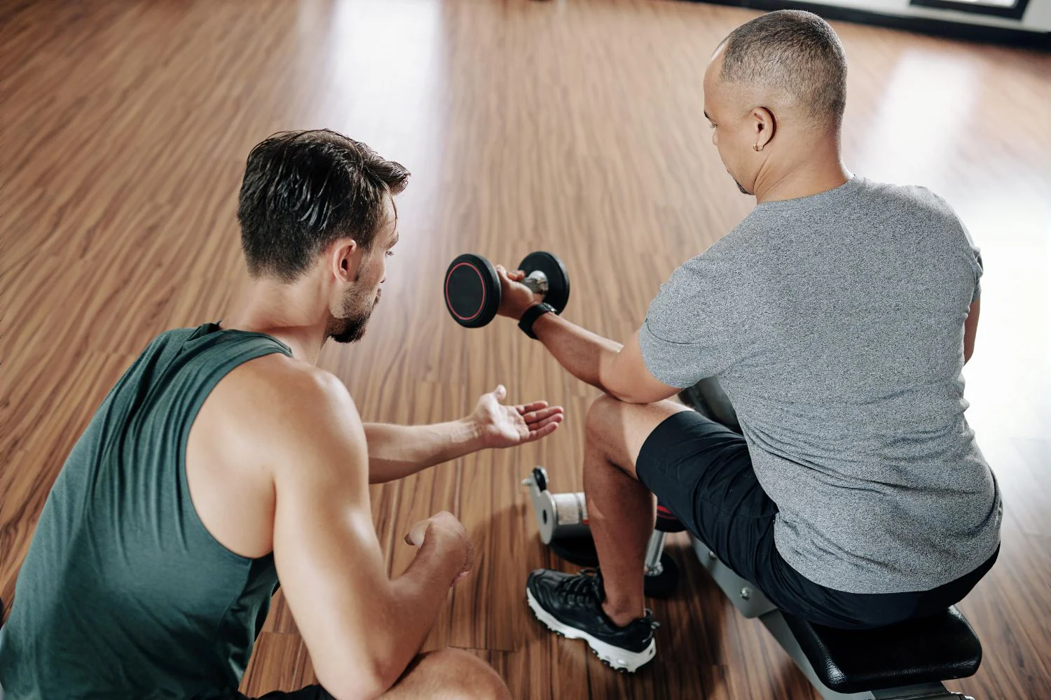 9 Exercícios de Antebraço e Pegada que Ajudam em Tudo na Academia