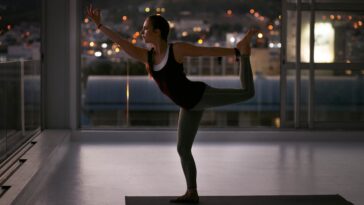 4 Rotinas de Yoga Noturna para Dormir Mais Rápido e Acordar Menos Dolorido